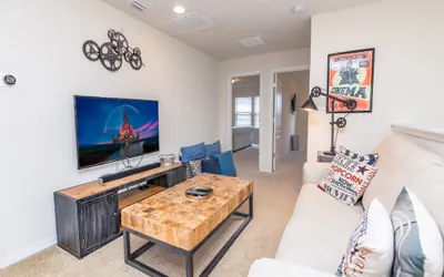Photo 4 - 5 bedroom townhouse with a private pool!