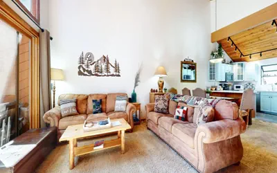 Photo 5 - Woodlands 25 Updated and Spacious, Quiet with Forest Setting Views townhouse
