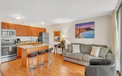 Photo 3 - Deluxe Condo with Recreation Deck View, Free parking & WiFi
