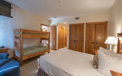 Photo 4 - Kid-Friendly 2BR / 3BA Slopeside Condo
