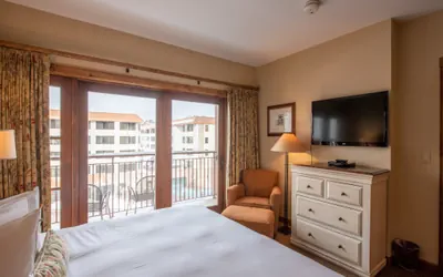 Photo 3 - Updated 1 Bedroom Condo in Mountaineer Square