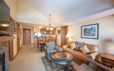 Photo 4 - Top Floor 2 Bedroom Condo in Mountaineer Square