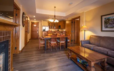 Photo 3 - 2BR Condo with a Balcony in Mountaineer Square