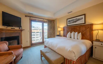 Photo 4 - Comfortable Studio Efficiency Unit with Balcony
