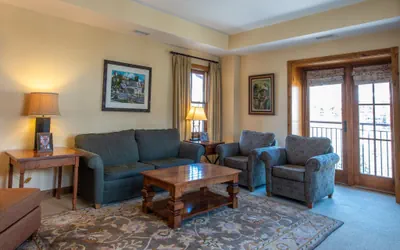 Photo 5 - 2BR Condo with Balcony over Mountaineer Square
