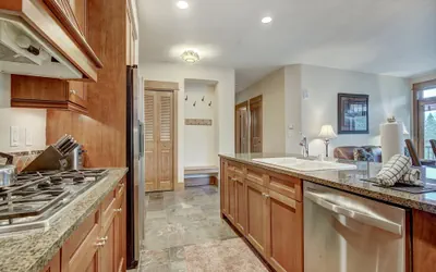 Photo 5 - Luxurious 2 BR in River Run Village Featuring Ski in ski-out