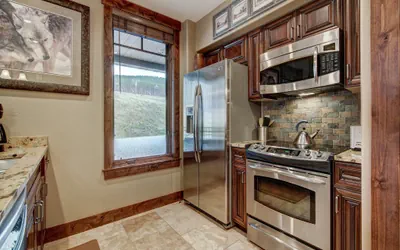 Photo 5 - True Ski-in/Ski-out Luxury Condo on Peak 7