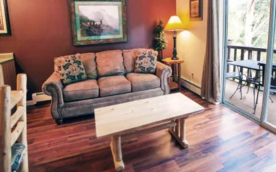 Photo 2 - Fawn Valley Inn: 298