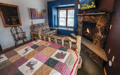 Photo 2 - Lazy R Cottages: 18