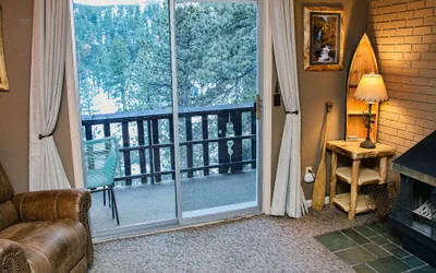 Photo 2 - Fawn Valley Inn: 284