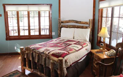Photo 3 - Fawn Valley Inn: 157