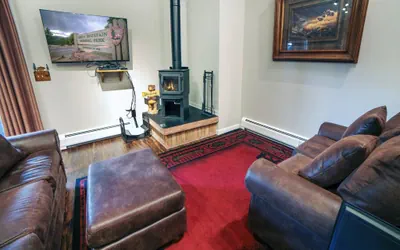 Photo 2 - Fawn Valley Inn: 210