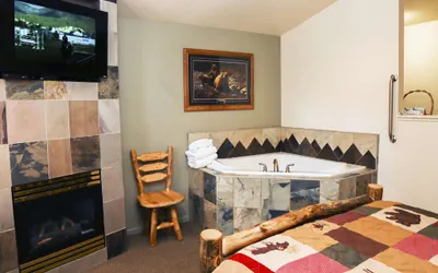 Photo 2 - Fawn Valley Inn: 101