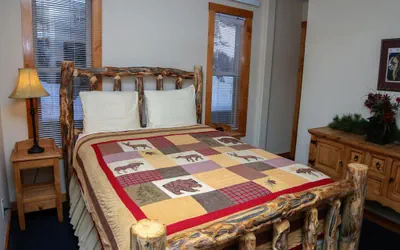Photo 5 - Timber Creek Chalets: 9