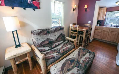 Photo 3 - Triple R Cottages: 6