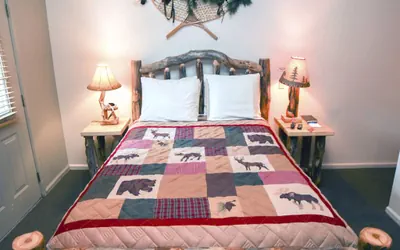 Photo 3 - Fawn Valley Inn: 106