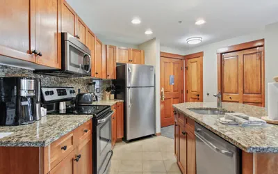 Photo 3 - Copper One 1 Bedroom + Den Condo #416