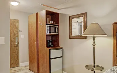 Photo 5 - Mountain Plaza Hotel Style Room with 2 Beds #407