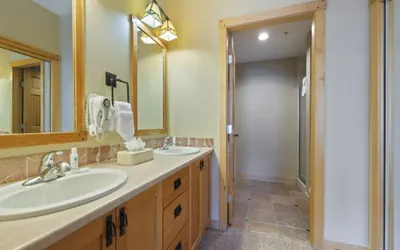 Photo 5 - Passage Point 2 Bedroom Condo #413