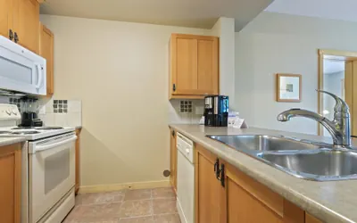 Photo 3 - Passage Point 2 Bedroom Condo #413