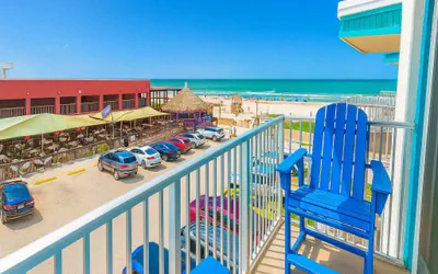 Photo 2 - Beachfront Larger Corner Unit | Balcony | Pool