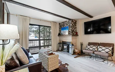 Photo 2 - Luxurious 2 Bedroom Base Camp Condo - Steps from Kirkwood Village