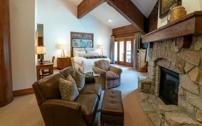 Luxury King Room