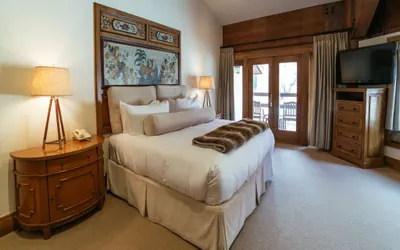 Photo 2 - Luxury King Room
