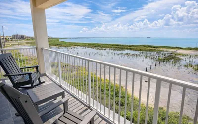 Photo 4 - 3-Level Bayfront | Boat Dock | Walk-In Pool | SPI