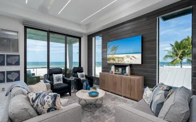 Photo 2 - 61 Once Upon A Tide: 4BR Beachfront with Pool & Spa!