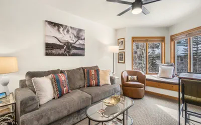 Photo 4 - Riverfront, blocks to ski - Mtn Views, Hot Tub at Viking Lodge 217