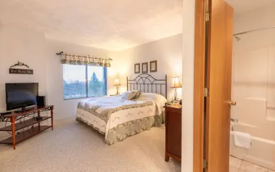 Photo 5 - Seven Springs 2 BR Condo - Deck and Mountain Views
