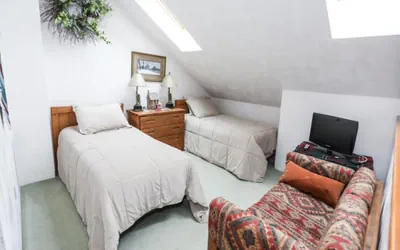 Photo 4 - Seven Springs Sunridge 1 BR + Loft Deluxe Condo, Ski-In/Out