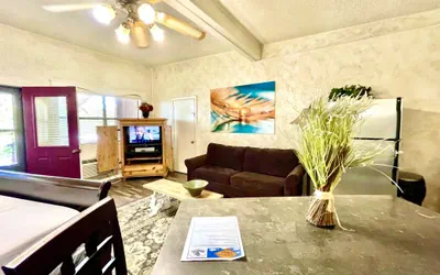 Photo 2 - SU1 - King Studio with king bed, dining area, sleeper sofa and view of Lake Ouachita