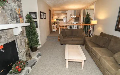 Photo 4 - Seven Springs 2 BR Deluxe Condo with Mountain Views