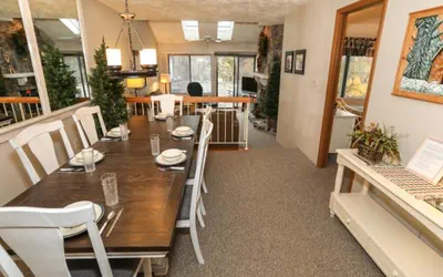 Photo 2 - Seven Springs 2 BR Deluxe Condo with Mountain Views