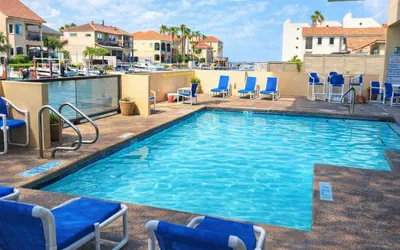 Channel Front with Pool " Hot Tub " Patio