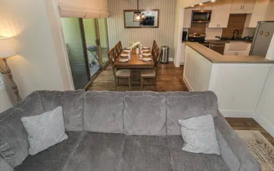Photo 4 - Seven Springs 2 Bedroom Premium Condo, Pet Friendly!