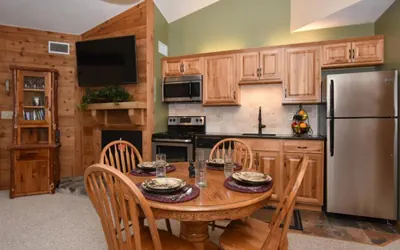 Photo 4 - Seven Springs 1 Bedroom Premium Condo, Ski In/Ski Out