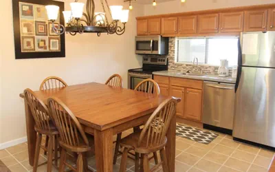 Photo 4 - Seven Springs 1 Bedroom Deluxe Condo, Pet Friendly!