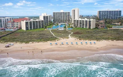 * Gas BBQ * Heated Pool * Direct Beach  Very Large