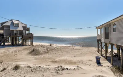 Photo 5 - Lazy Daze Beach House - 105 Strand Ct