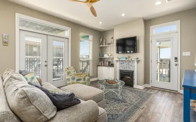 Photo 2 - Lazy Daze Beach House - 105 Strand Ct