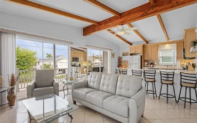 Photo 2 - 230 Palermo - Private 2-Level Home, Heated Screened Pool, Beach!