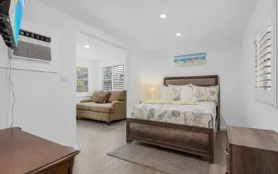 Photo 4 - 230 Palermo - Private 2-Level Home, Heated Screened Pool, Beach!
