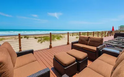 Photo 4 - Poolside " Family Perfect " On Beach " 1st Floor
