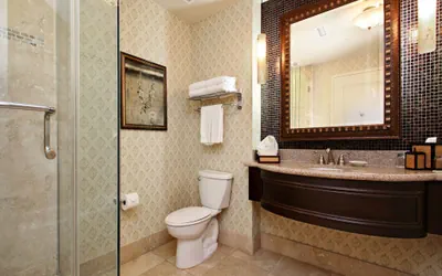 Photo 3 - Marina Inn - Grande Guest Room Queen
