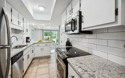 Photo 2 - Fairway Beach Retreat