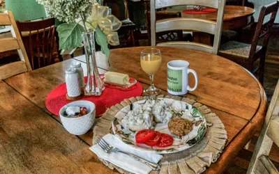 Photo 4 - DuPriest Room at Main Street Bed & Breakfast