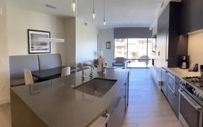 Photo 2 - Luxury 2 Bedroom Ski in Ski Out